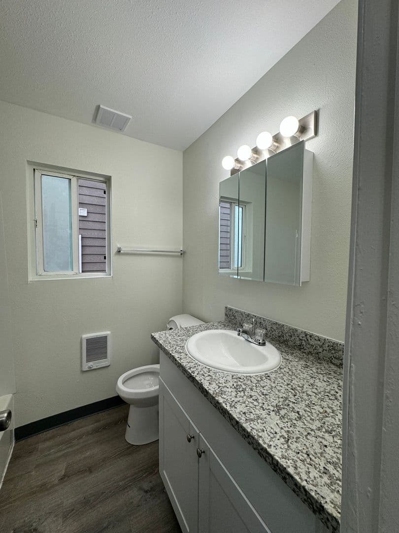 Portland Apartment: 635-741 SE 182nd