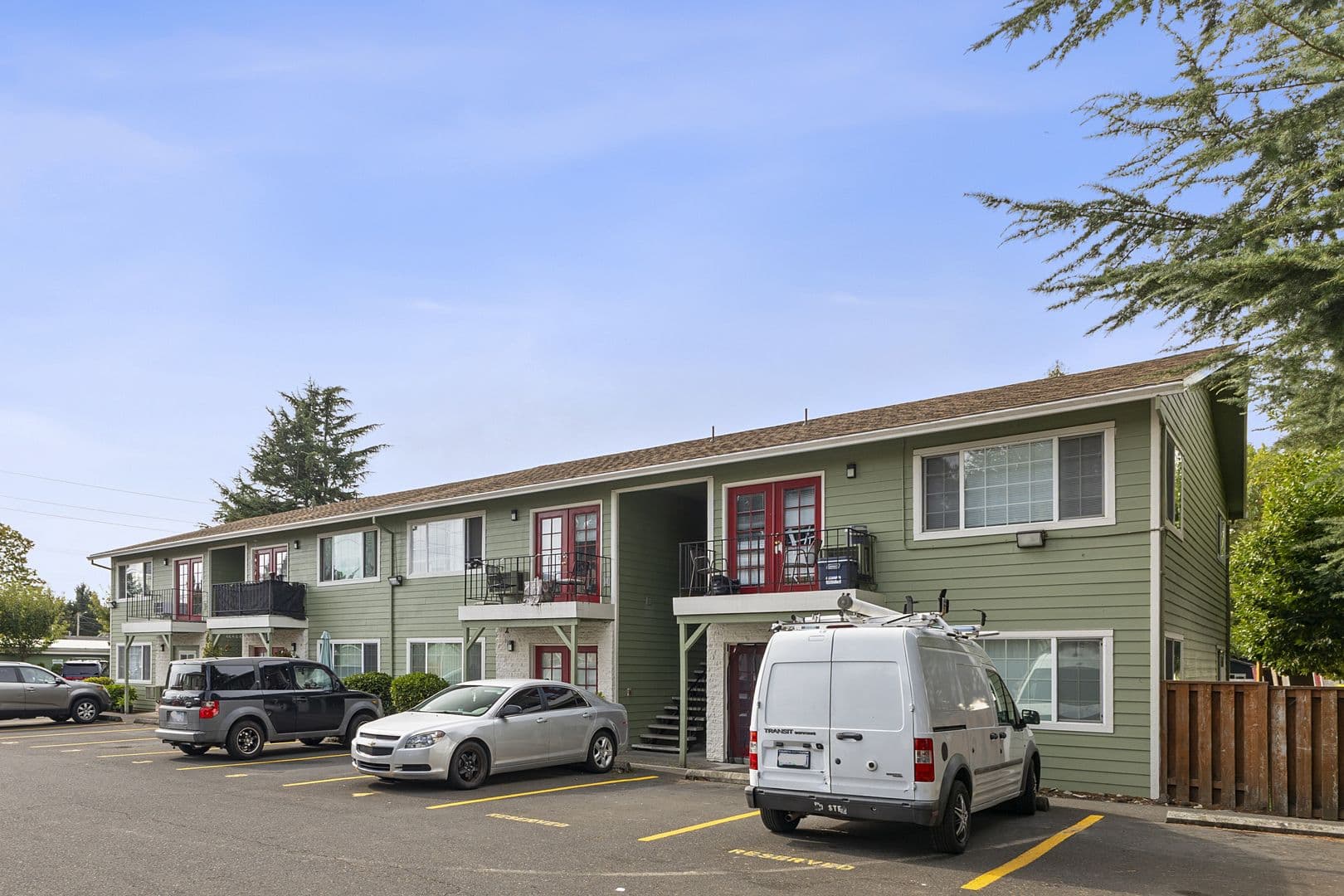 Portland Apartment: 14021 SE Stark