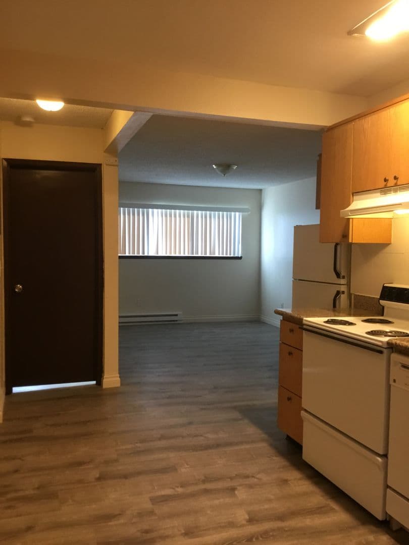 Portland Apartment: 16124 SE Alder St.