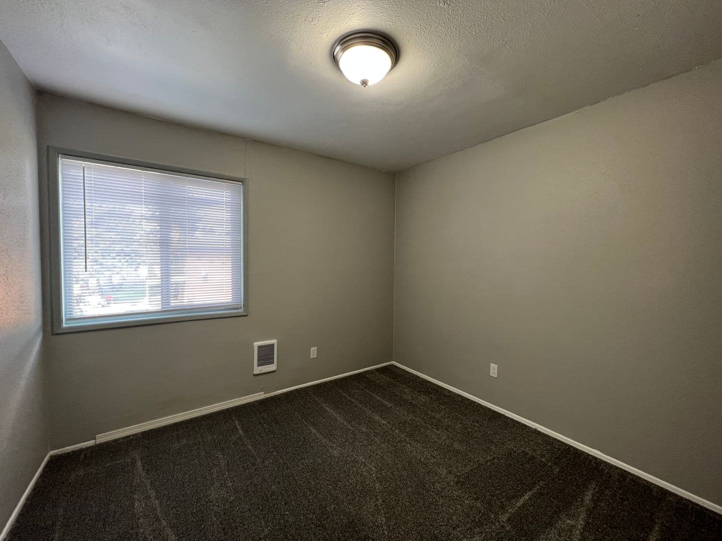 Portland Apartment: 10329 NE Prescott St.