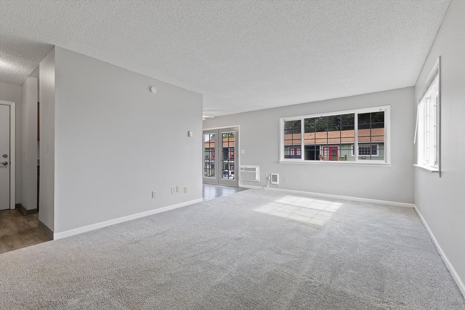 Portland Apartment: 14021 SE Stark