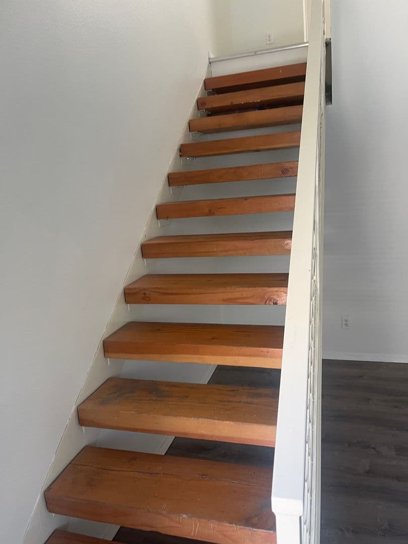 Portland Apartment: 12026 SE Ash St