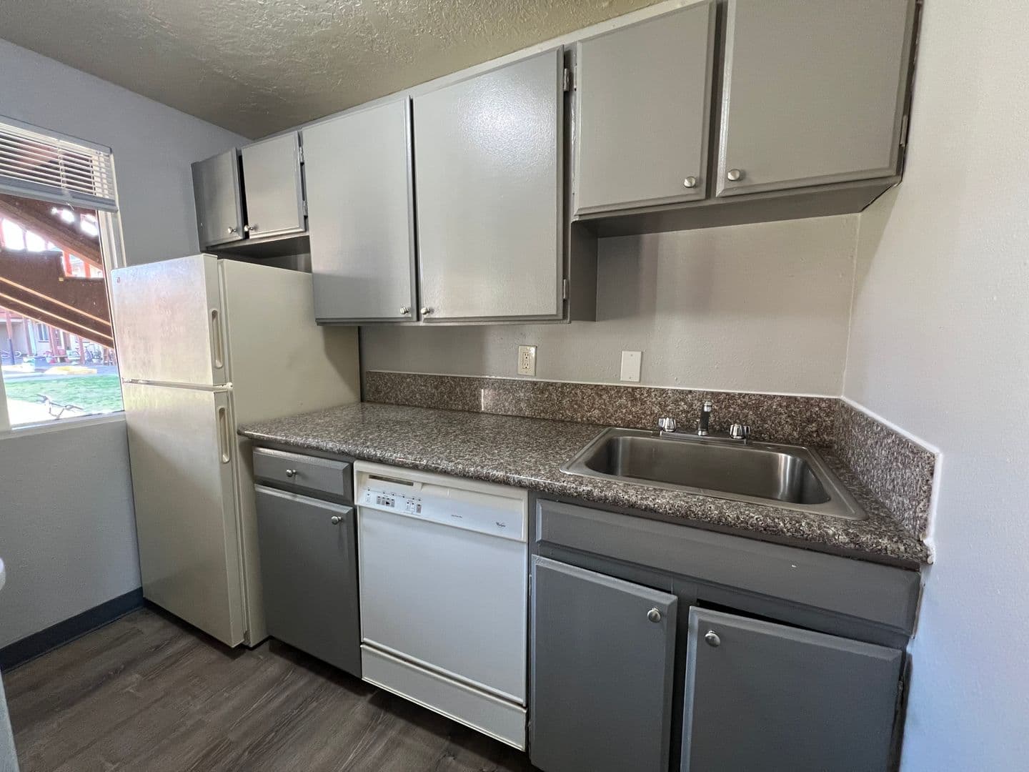 Portland Apartment: 16000 SE Alder St.