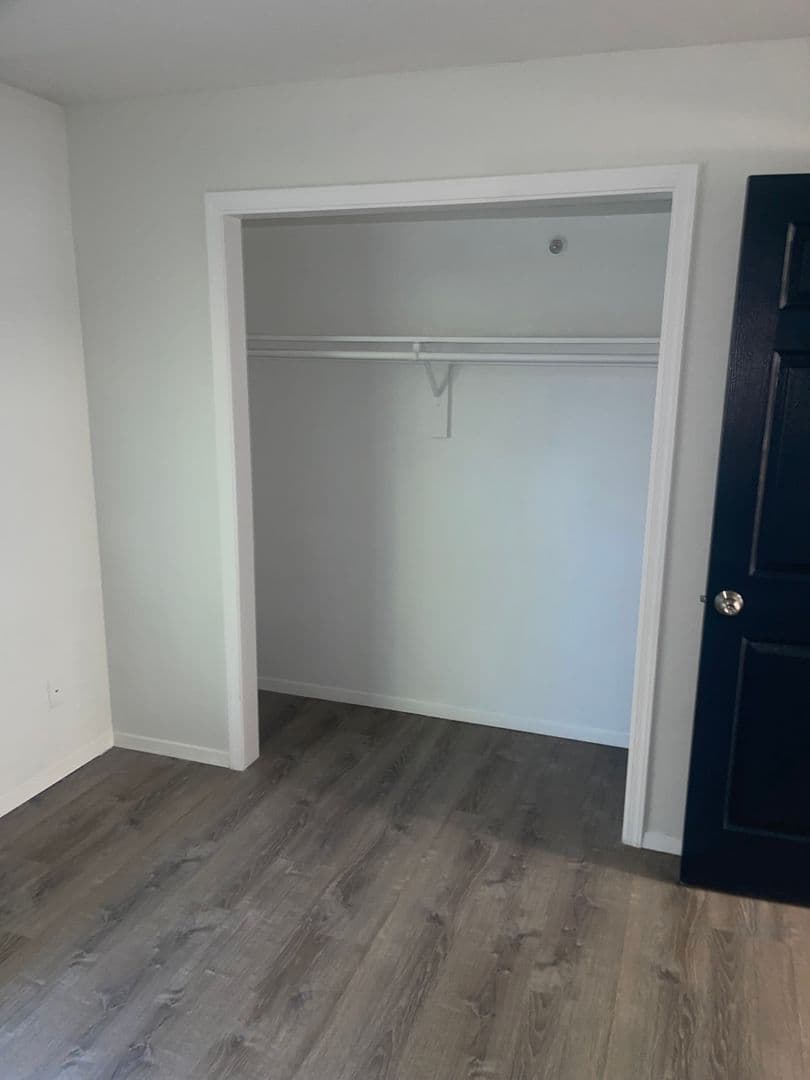 Portland Apartment: 12026 SE Ash St