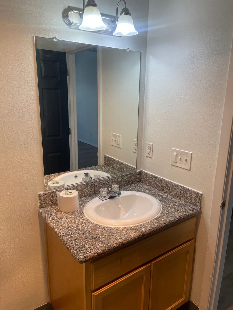 Portland Apartment: 12026 SE Ash St