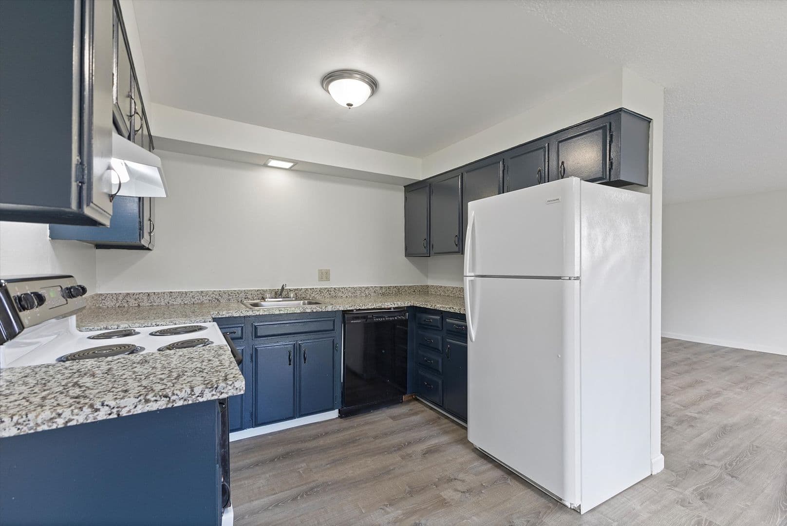 Portland Apartment: 10325 NE Hancock St.