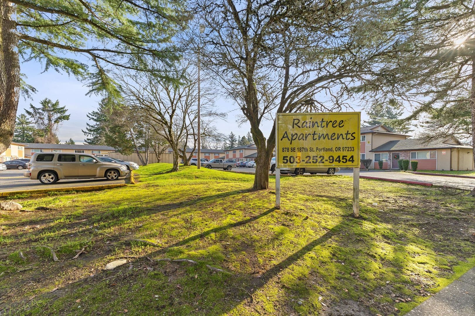 Portland Apartment: 878 SE 187th