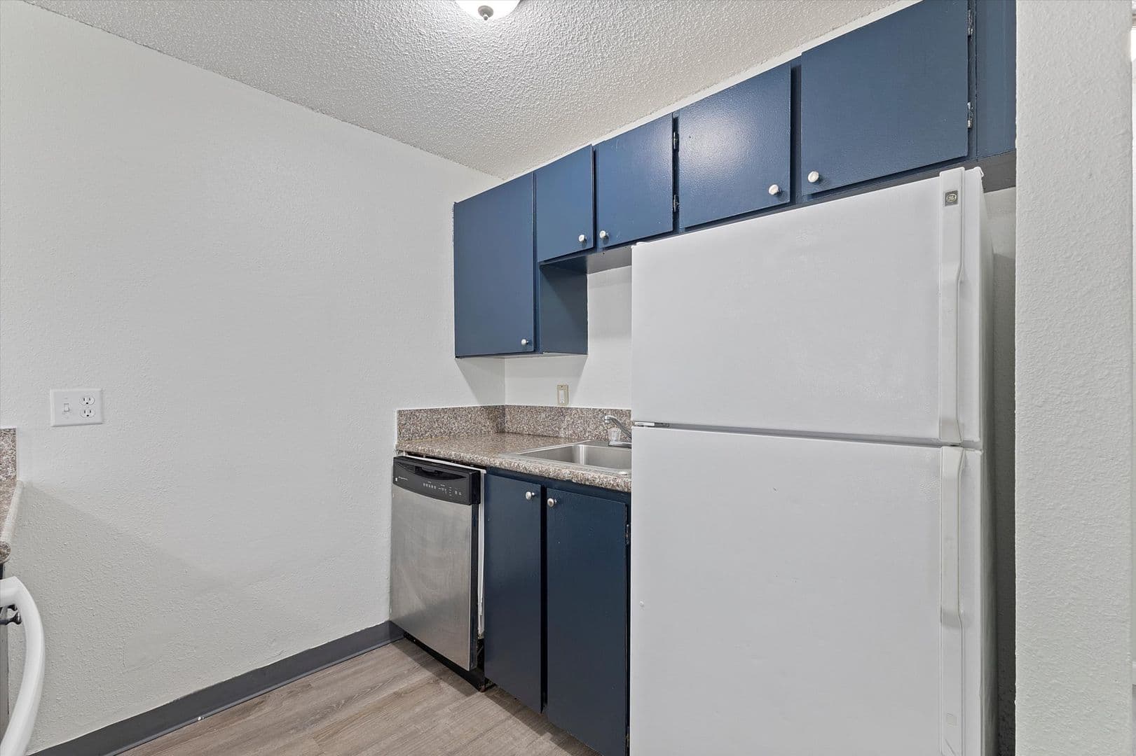 Portland Apartment: 16000 SE Alder St.