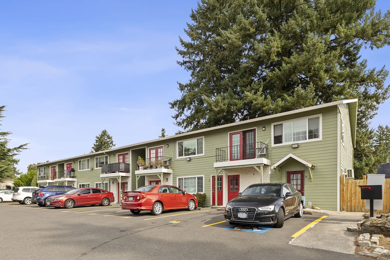 Portland Apartment: 14021 SE Stark