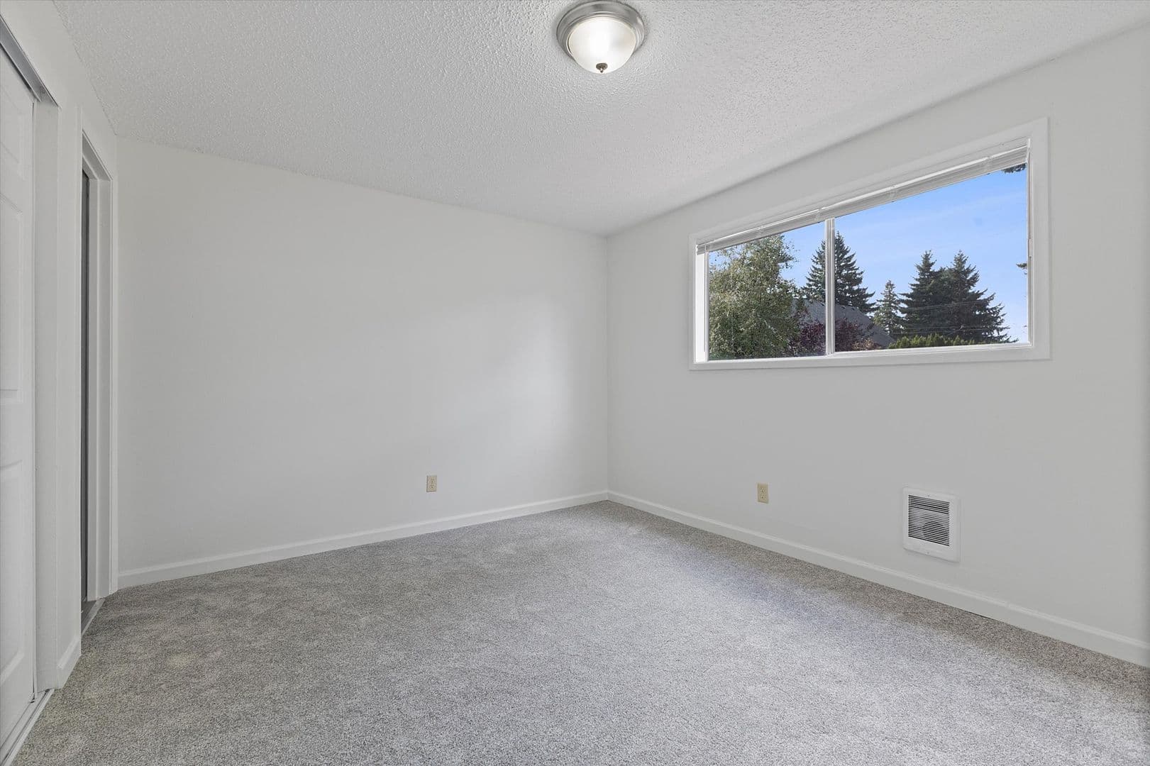 Portland Apartment: 10325 NE Hancock St.