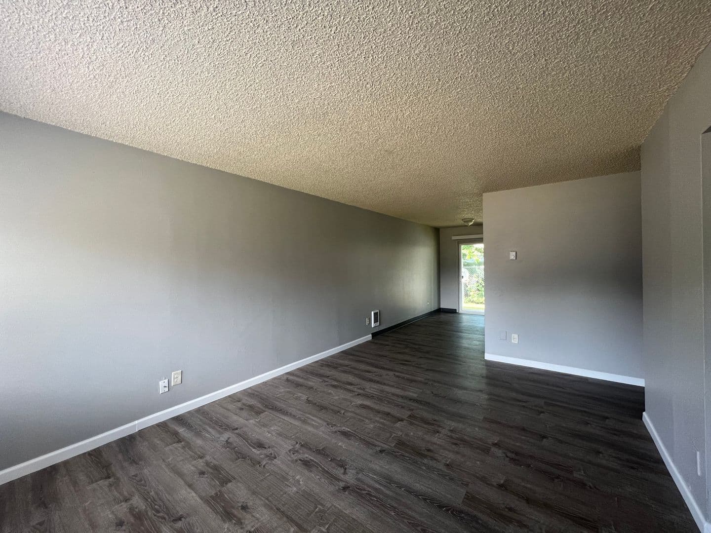 Portland Apartment: 878 SE 187th