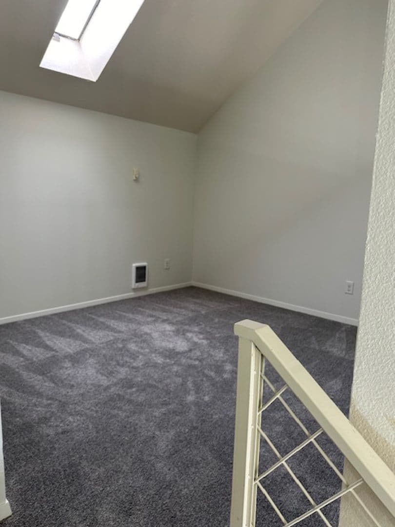 Portland Apartment: 12026 SE Ash St