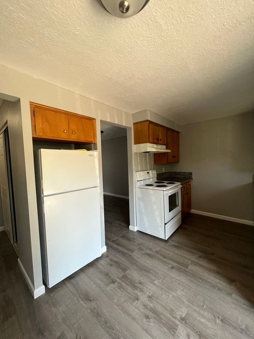 Portland Apartment: 14808-14932 E Burnside St.