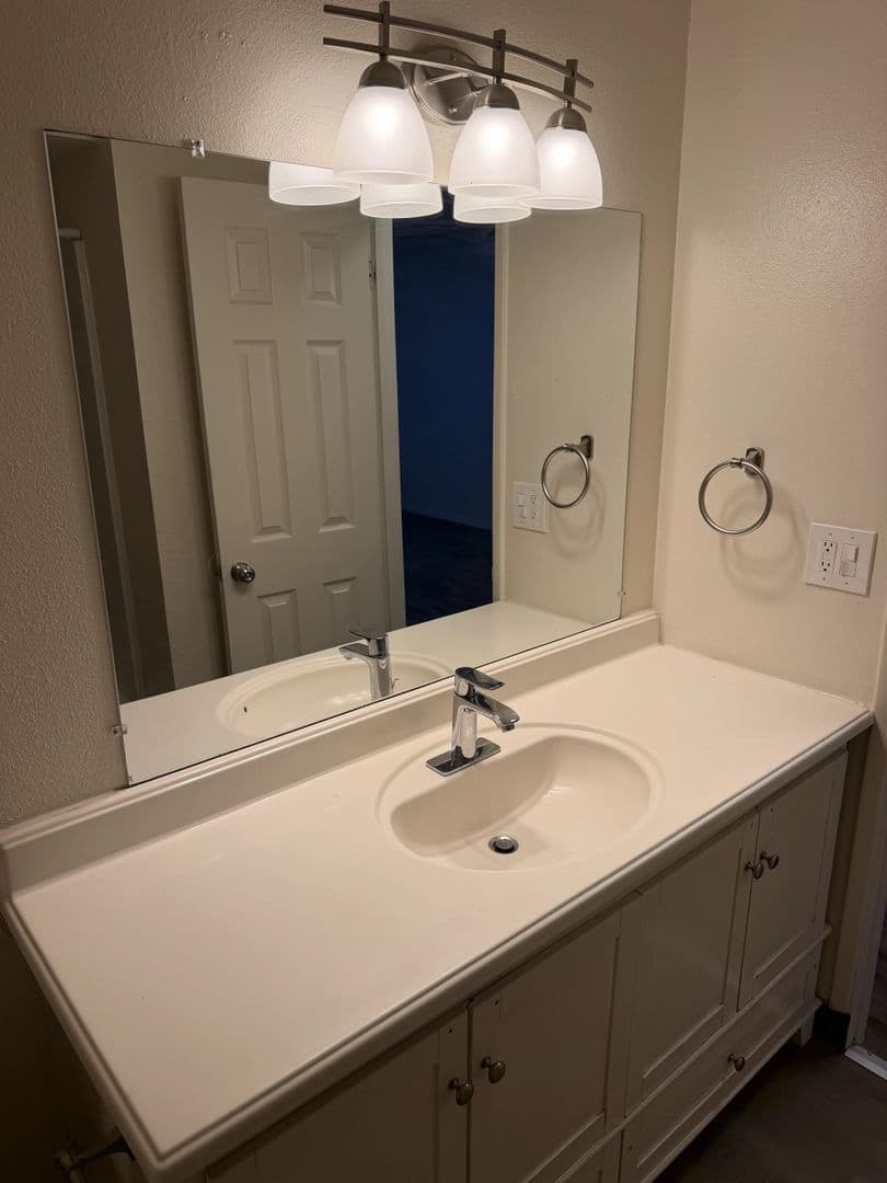 Portland Apartment: 16300 & 16400 E. Burnside St.