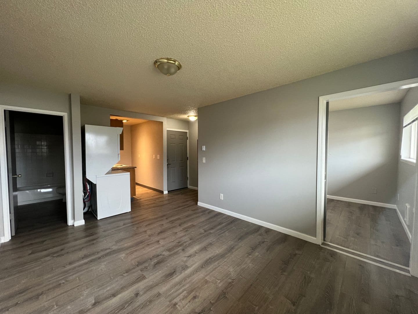 Portland Apartment: 16124 SE Alder St.