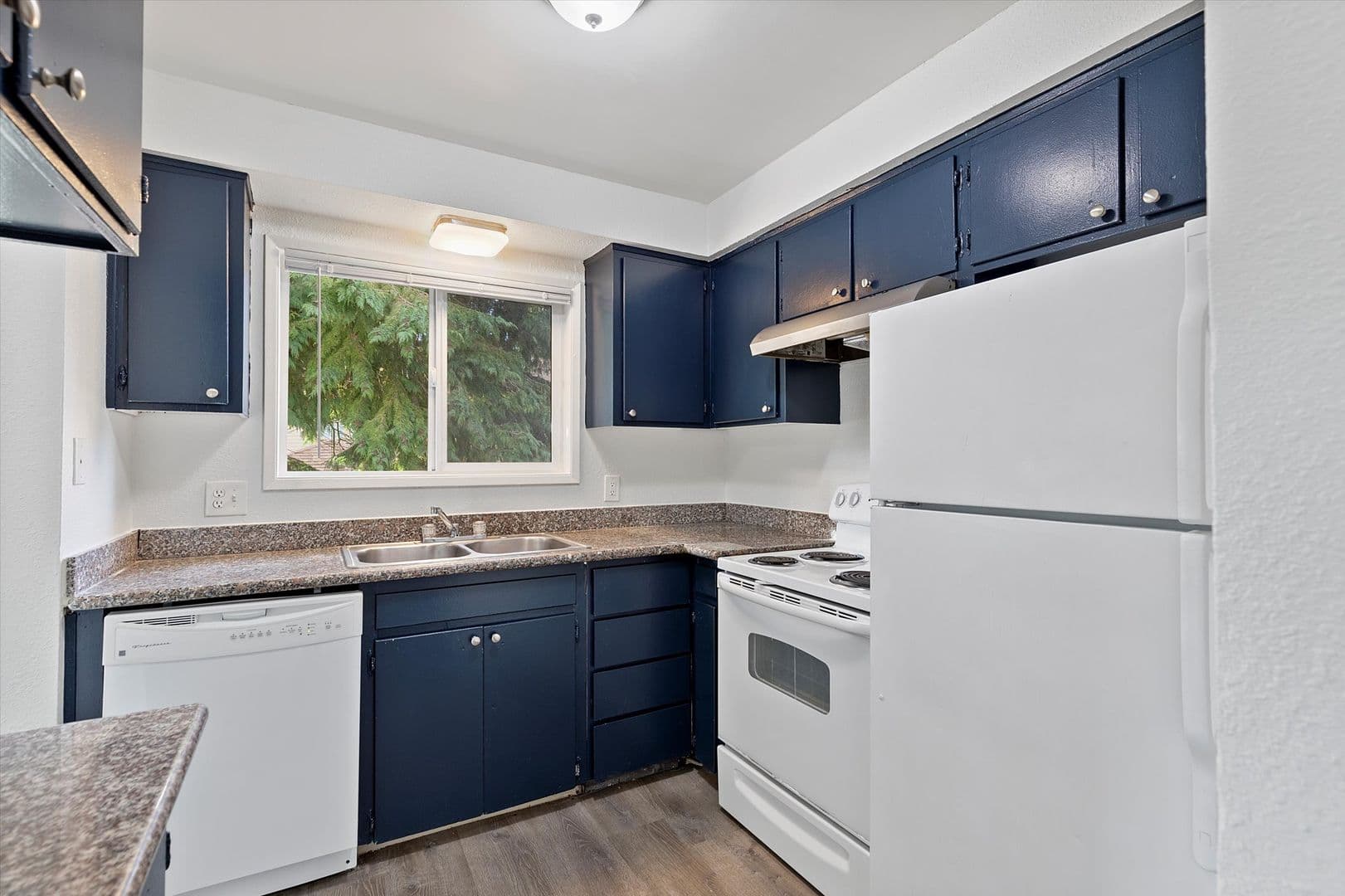Portland Apartment: 15851-15881 E. Burnside St.