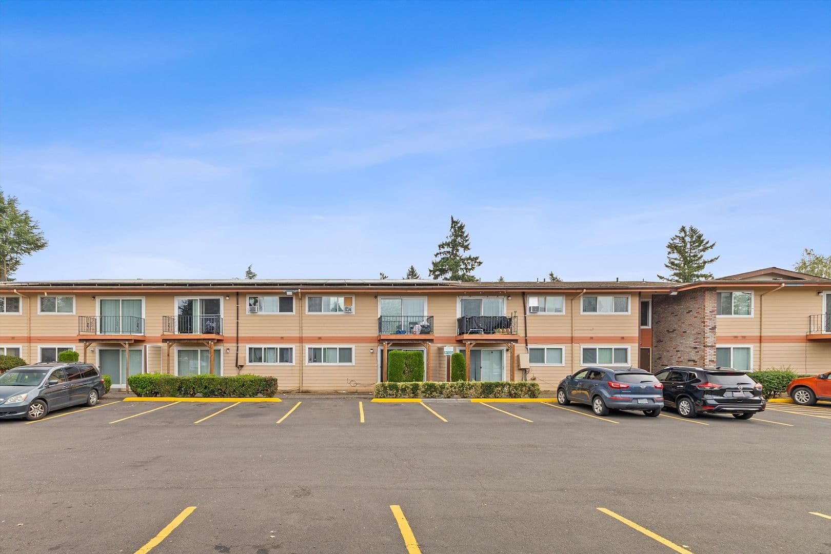 Portland Apartment: 16124 SE Alder St.