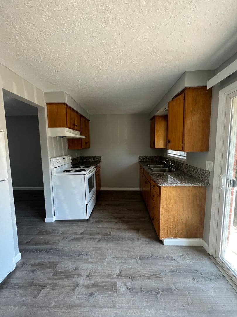 Portland Apartment: 14808-14932 E Burnside St.