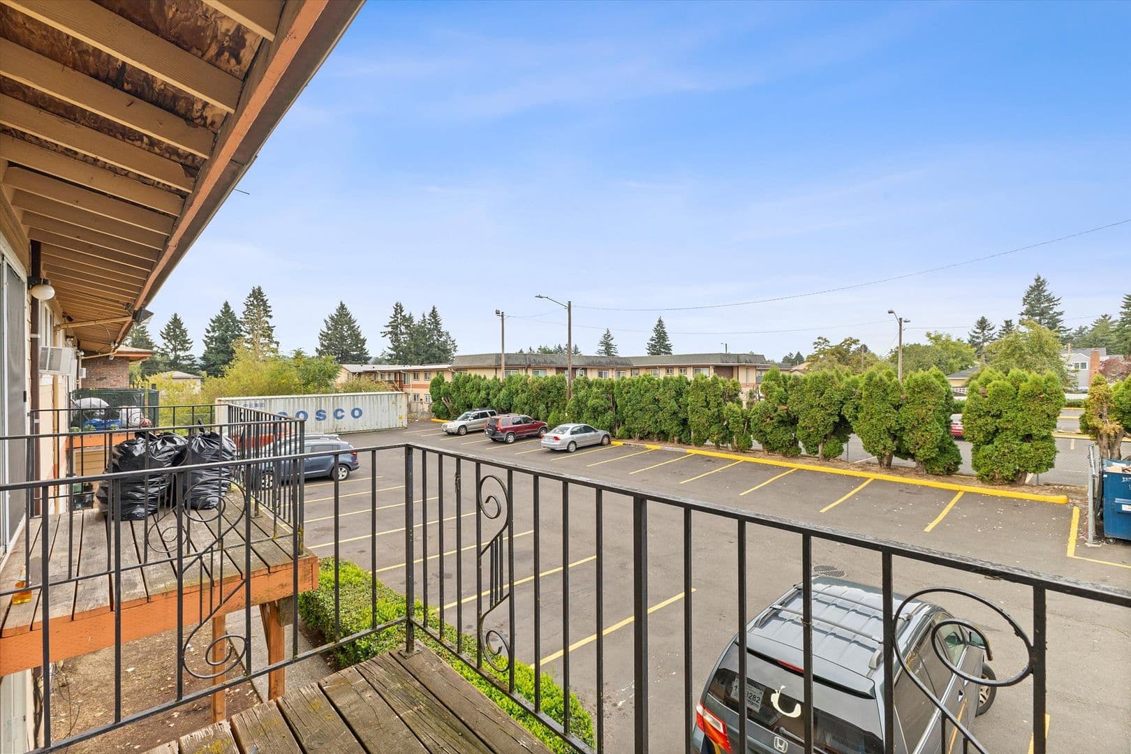 Portland Apartment: 16124 SE Alder St.