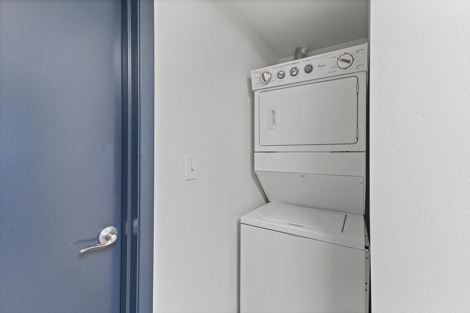 Portland Apartment: 12026 SE Ash St