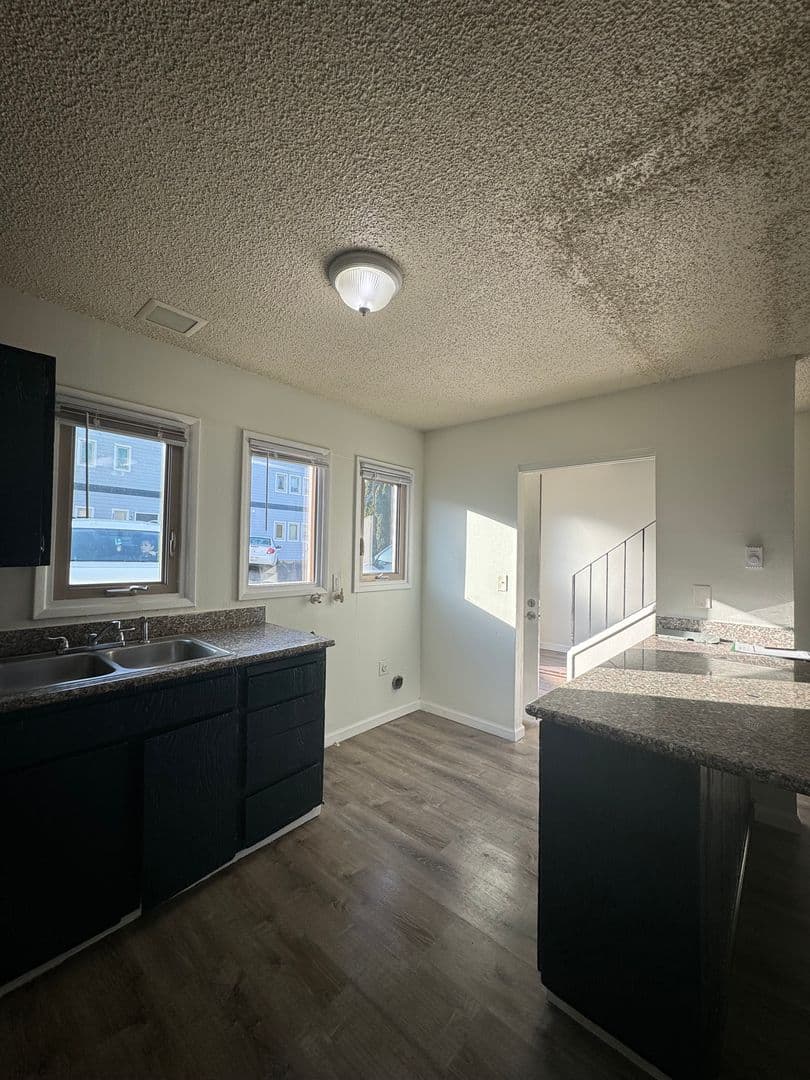 Portland Apartment: 10329 NE Prescott St.