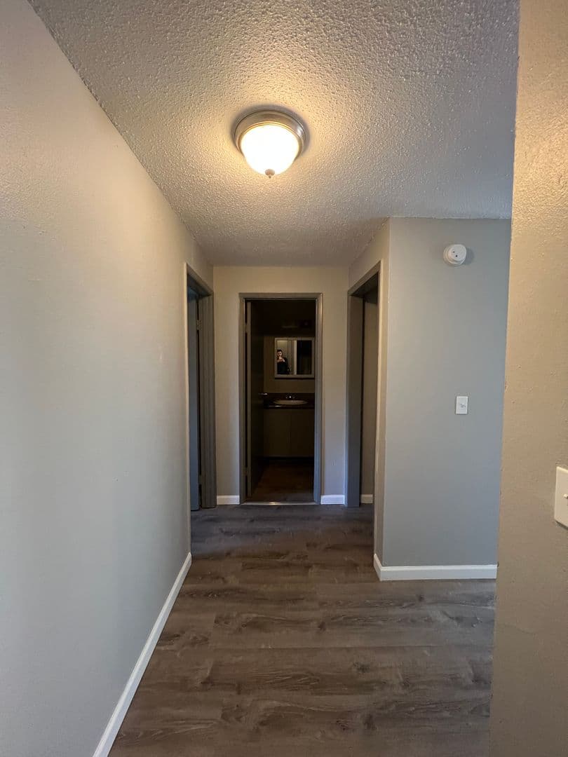 Portland Apartment: 621 NE 162nd