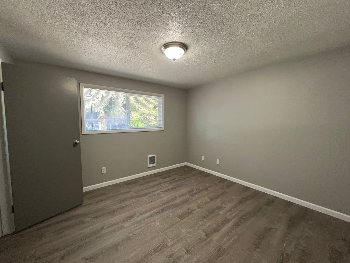 Portland Apartment: 621 NE 162nd