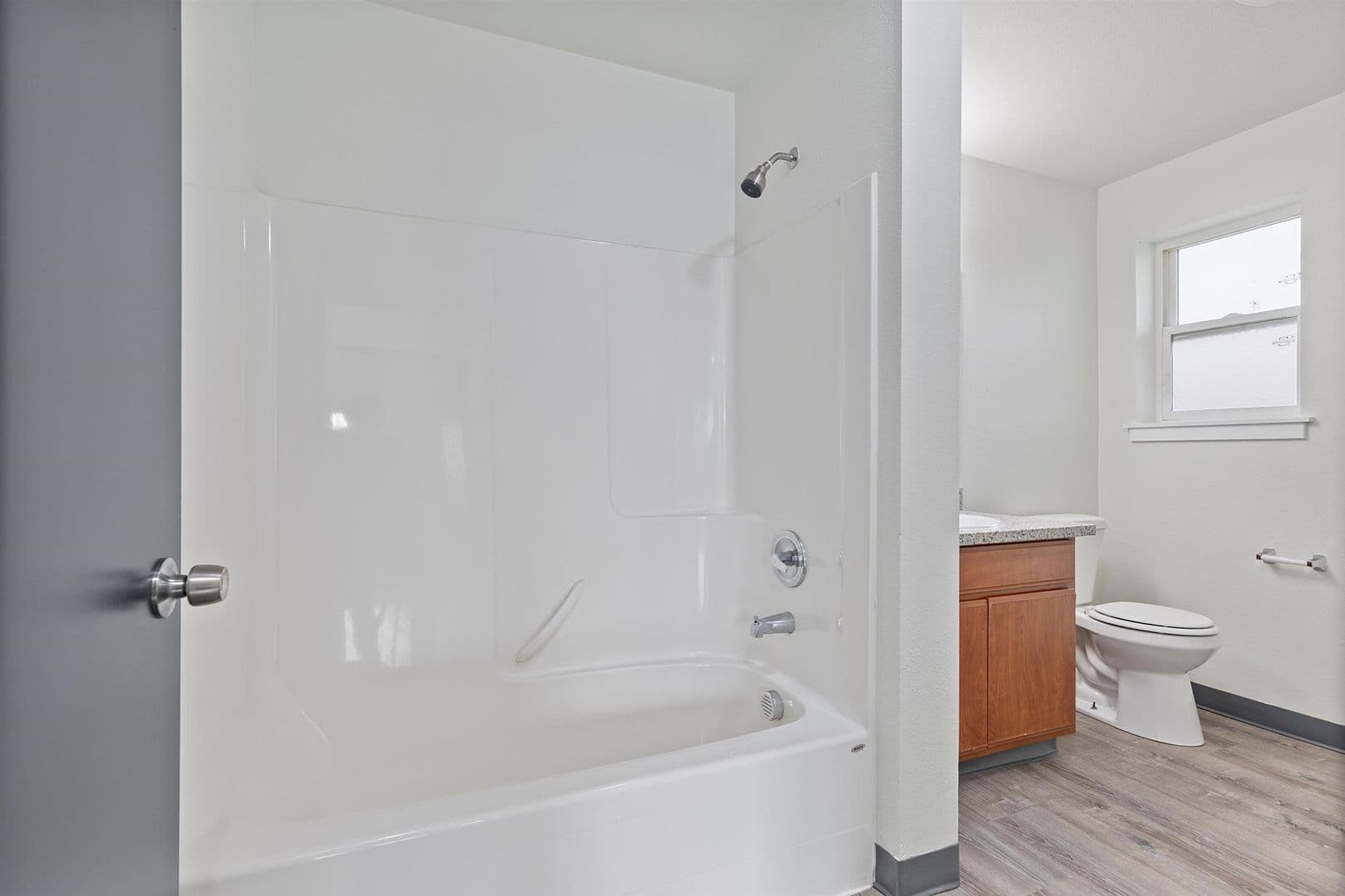 Portland Apartment: 450 SE 127th Ave.