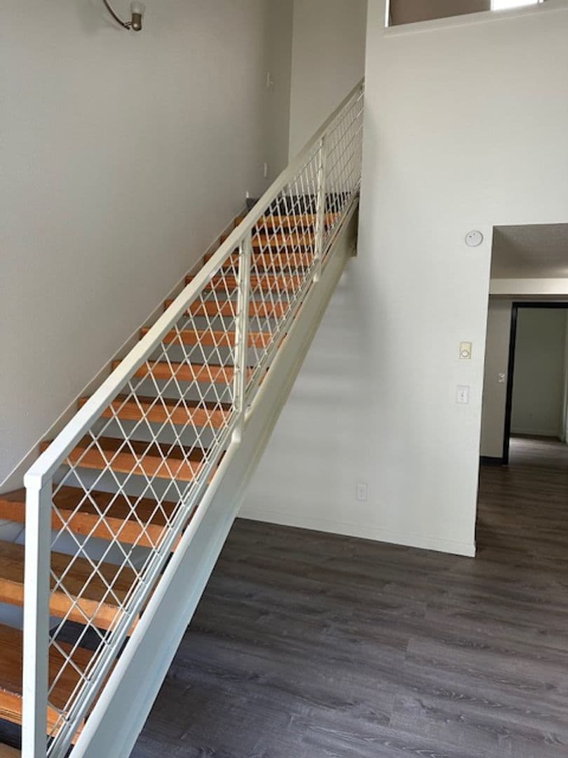 Portland Apartment: 12026 SE Ash St