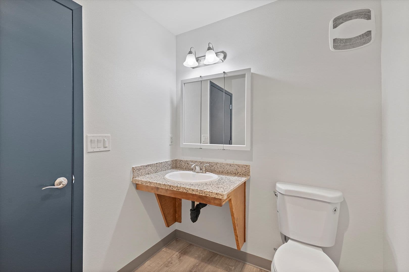 Portland Apartment: 12026 SE Ash St