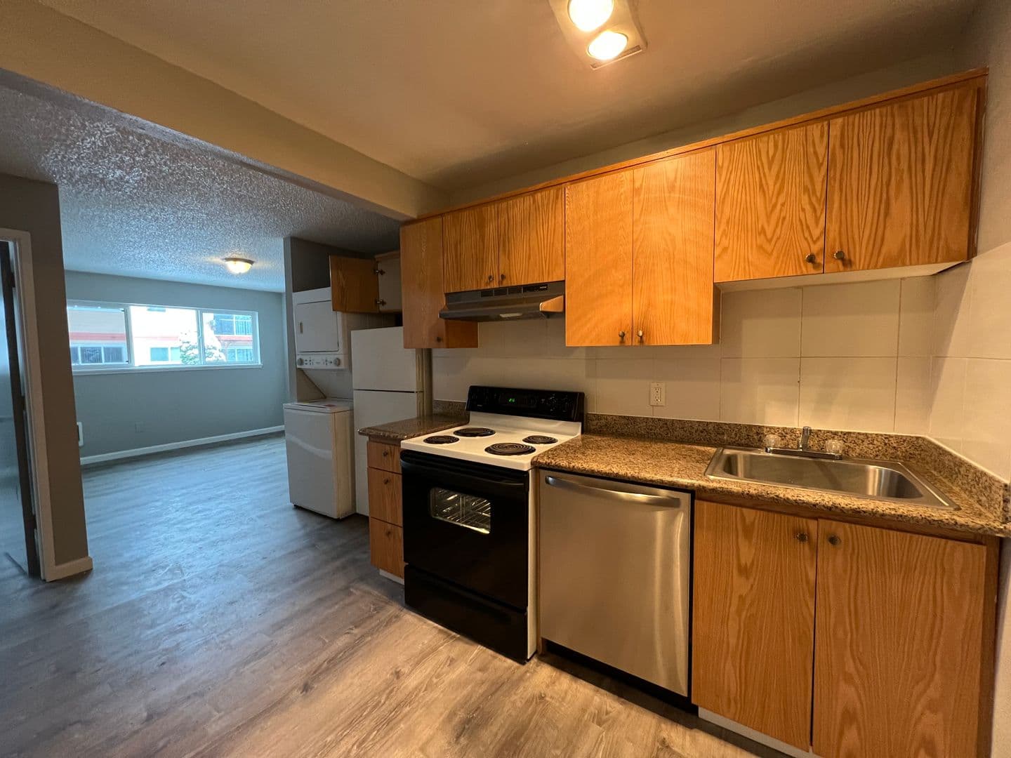 Portland Apartment: 16124 SE Alder St.