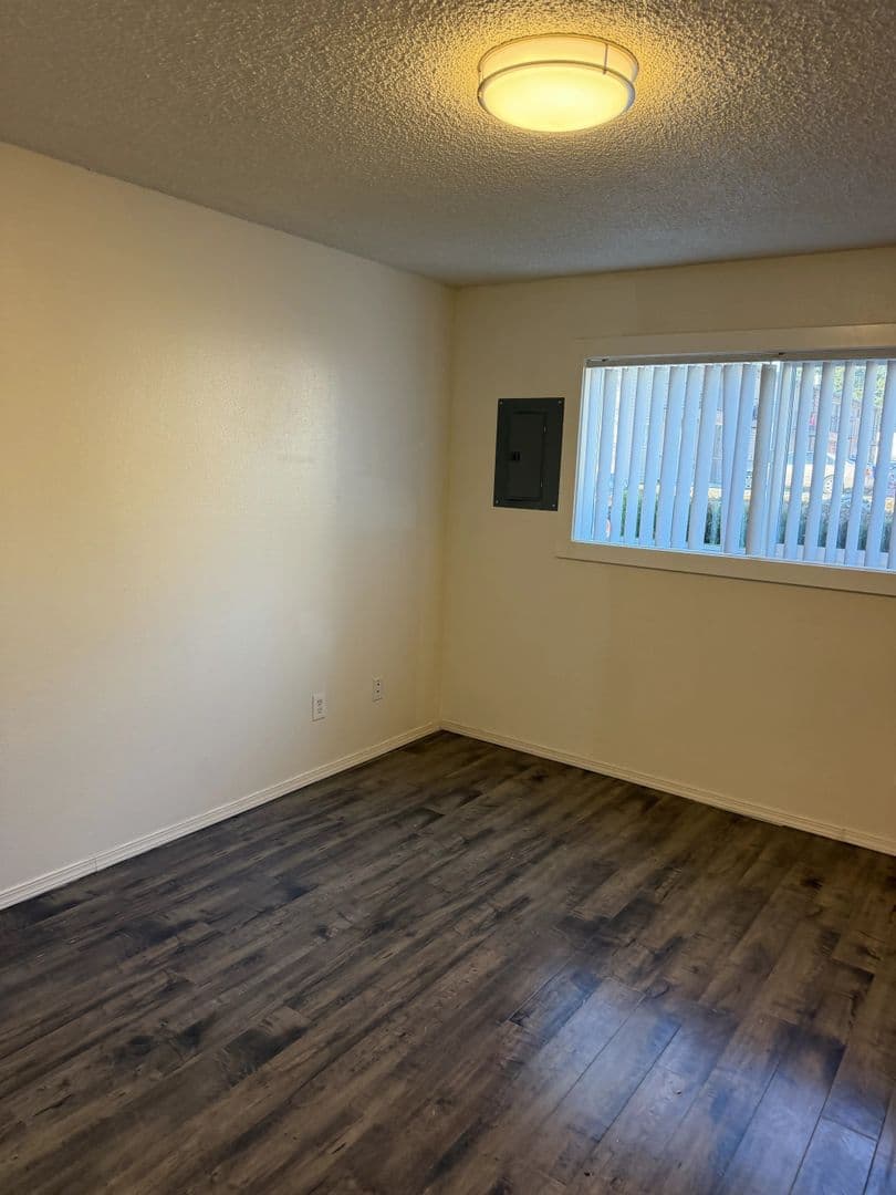 Portland Apartment: 16300 & 16400 E. Burnside St.