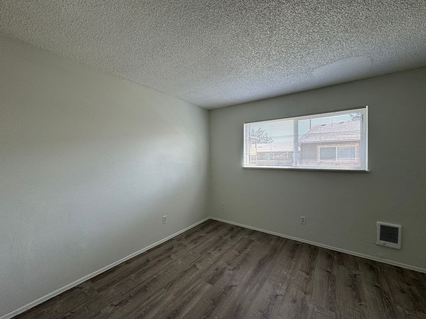Portland Apartment: 635-741 SE 182nd