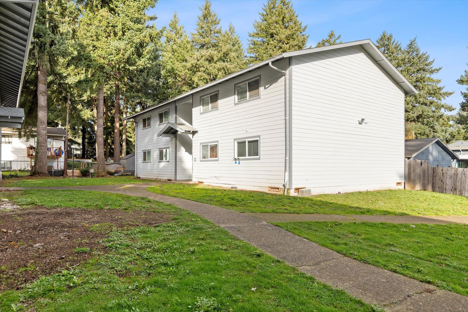 Portland Apartment: 15851-15881 E. Burnside St.