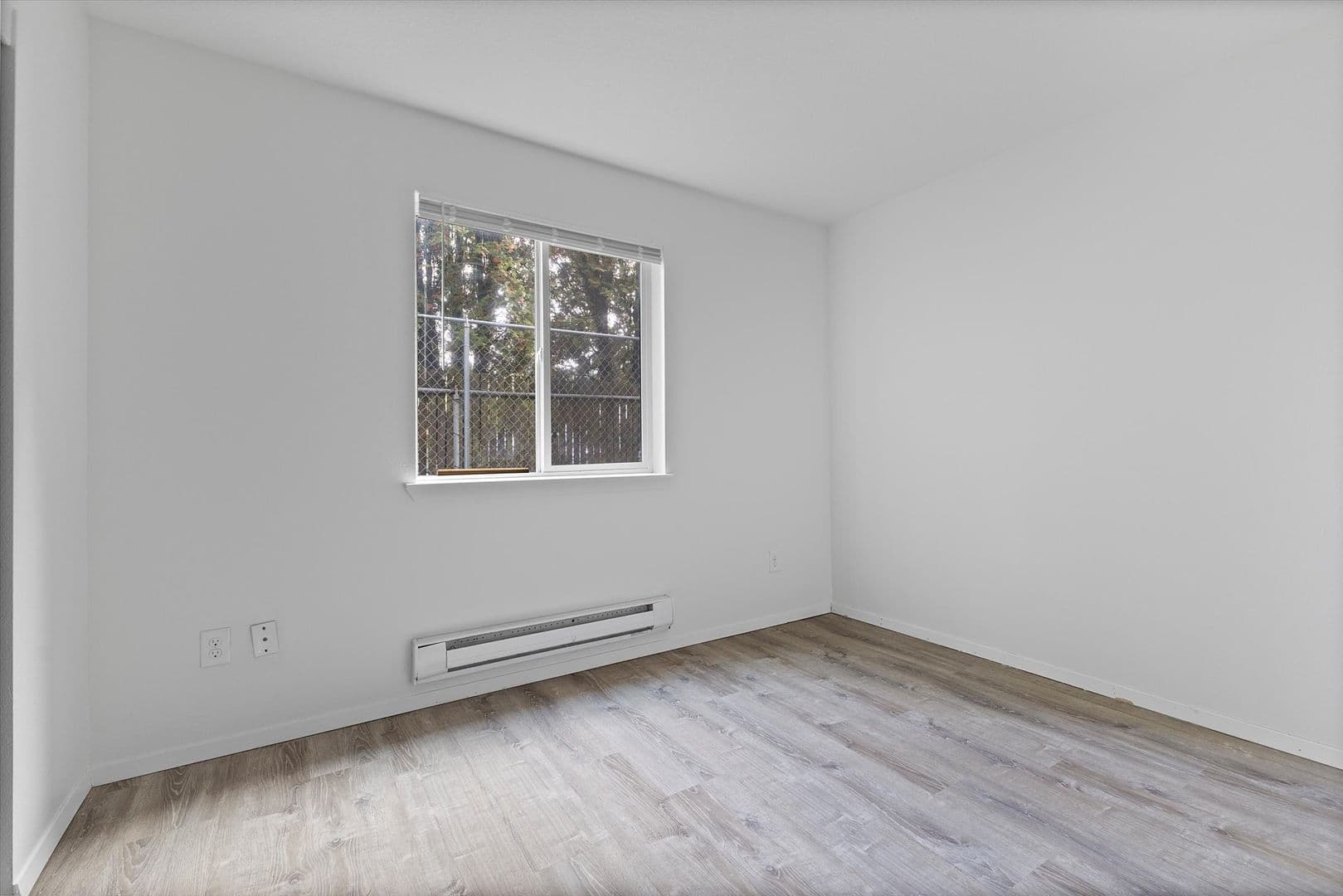 Portland Apartment: 12026 SE Ash St