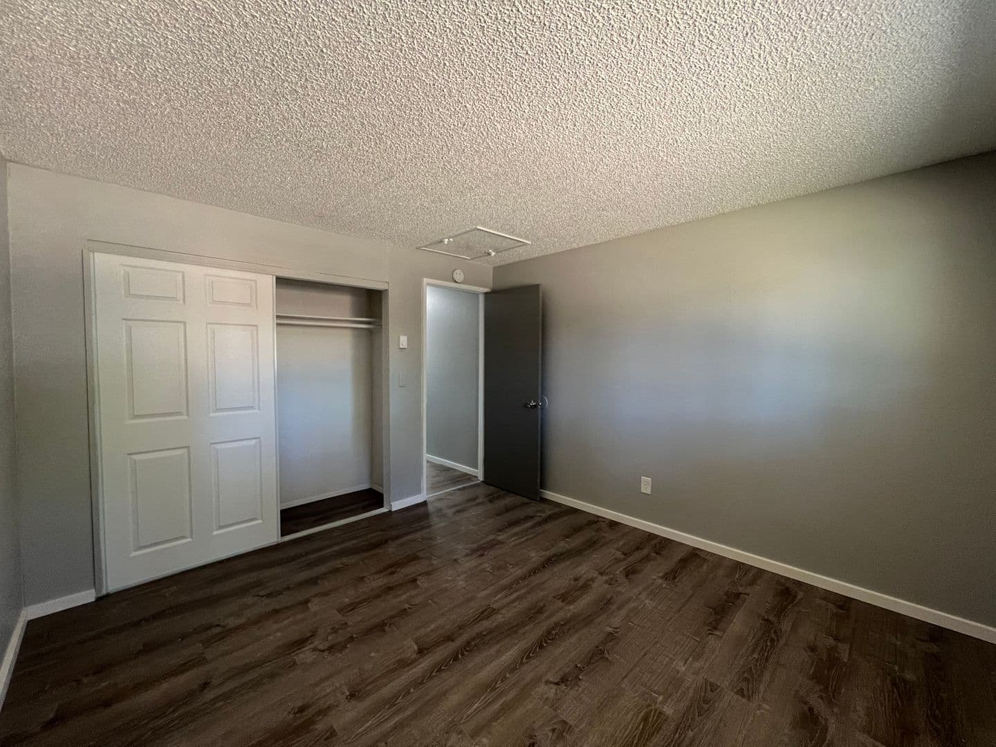 Portland Apartment: 720 SE 187th