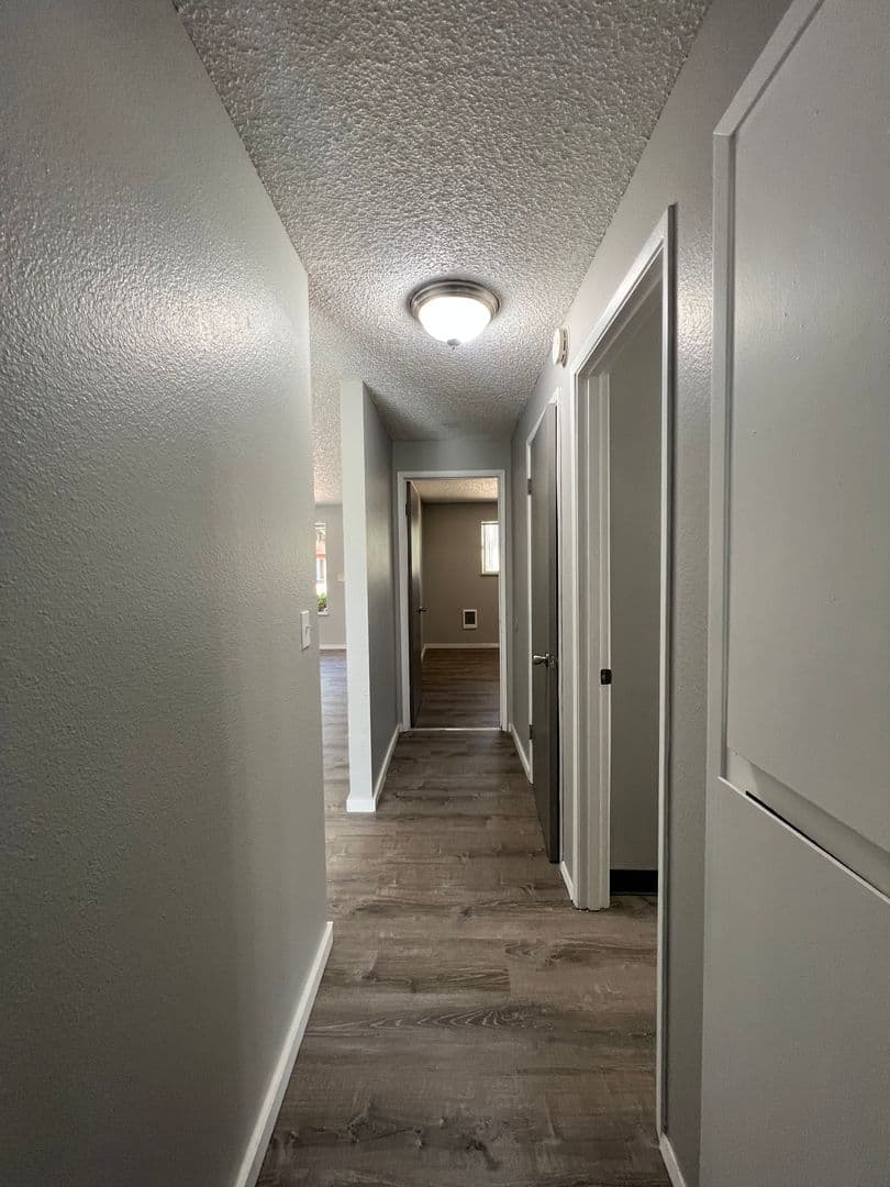 Portland Apartment: 720 SE 187th