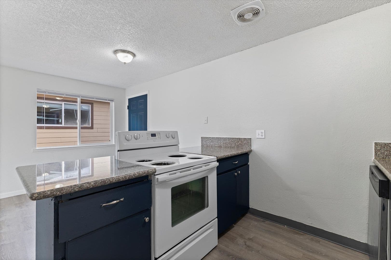 Portland Apartment: 16000 SE Alder St.