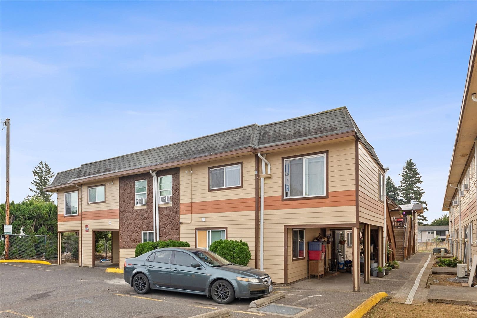 Portland Apartment: 16000 SE Alder St.