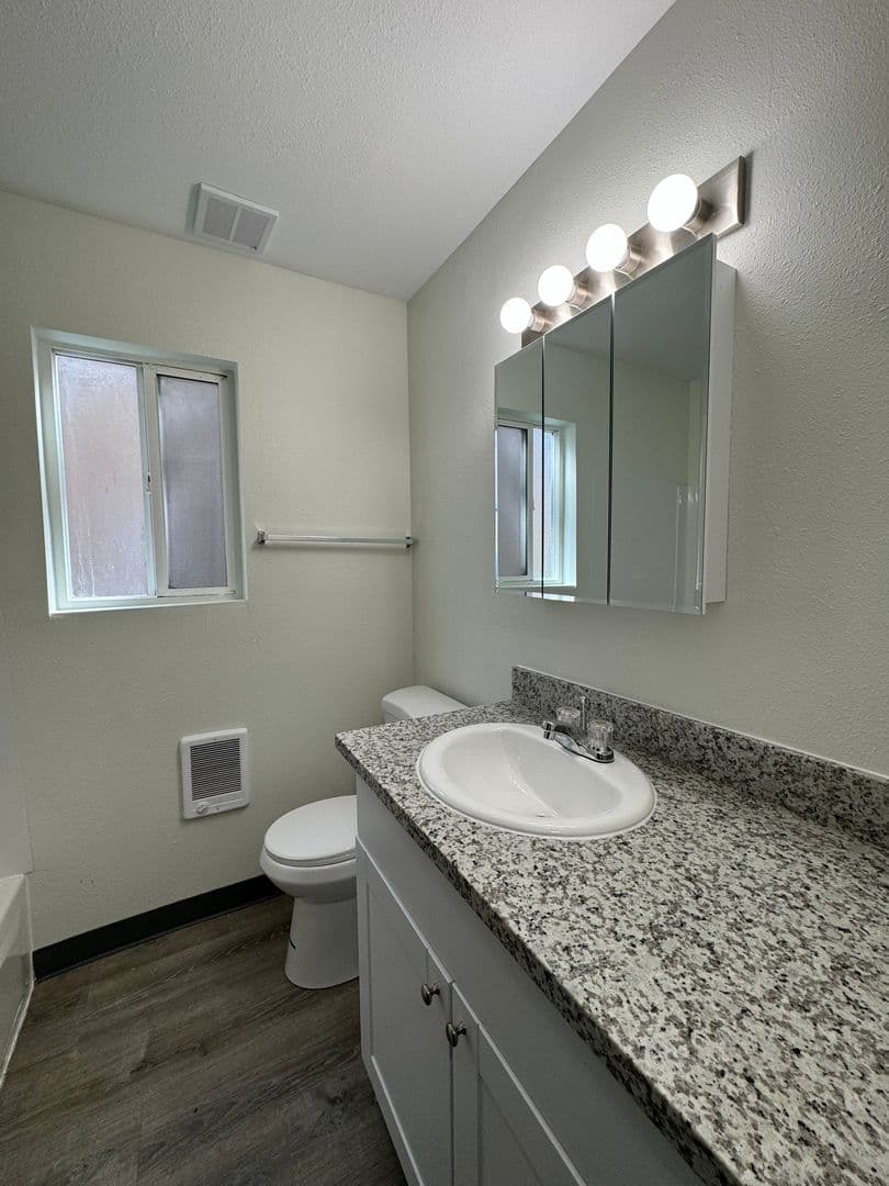 Portland Apartment: 635-741 SE 182nd