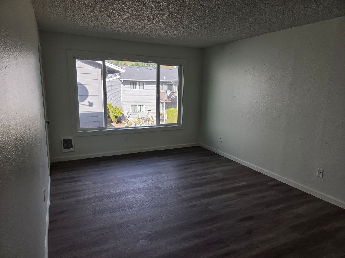 Portland Apartment: 16300 & 16400 E. Burnside St.