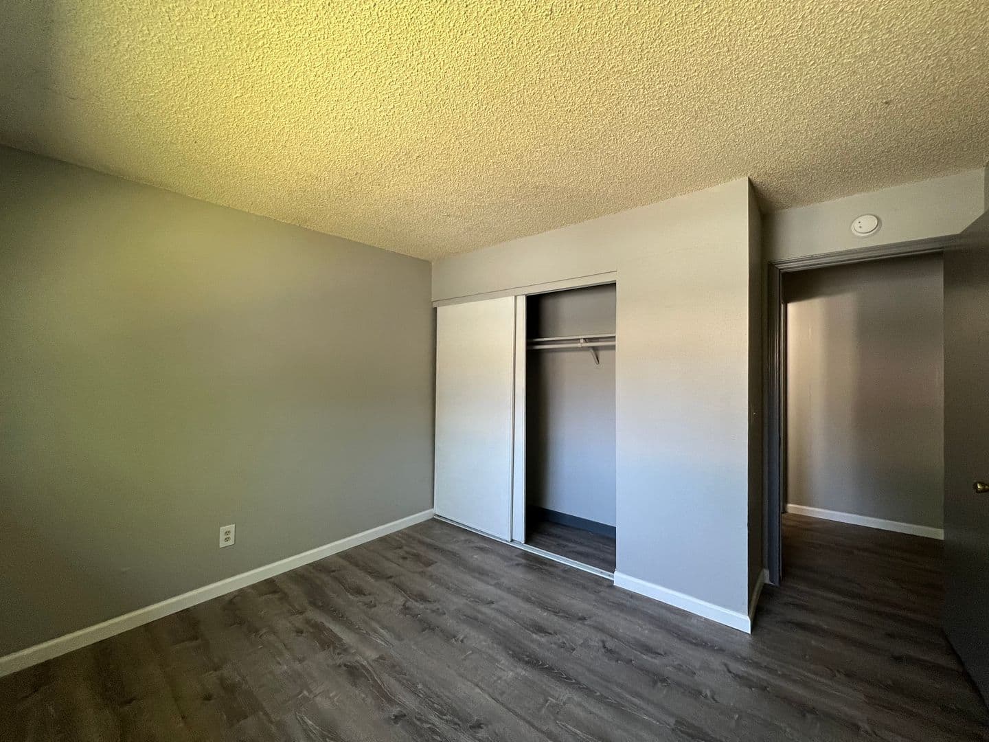 Portland Apartment: 878 SE 187th