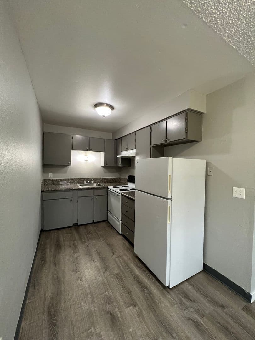 Portland Apartment: 16836 SE Stark St