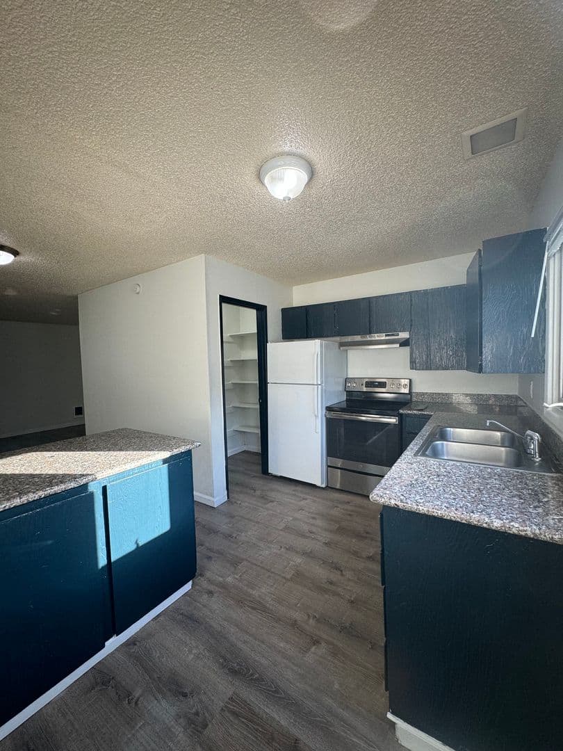 Portland Apartment: 10329 NE Prescott St.