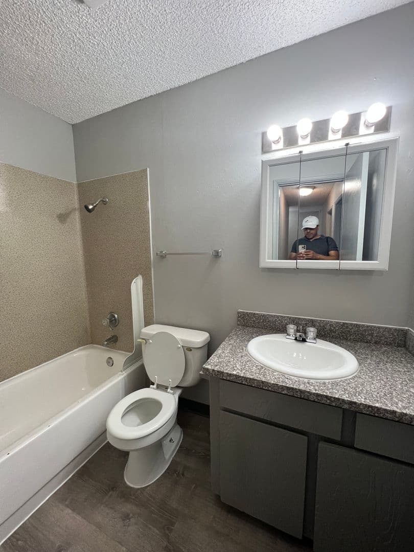 Portland Apartment: 10329 NE Prescott St.