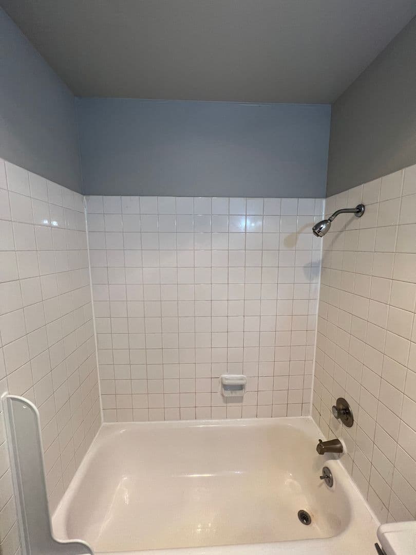 Portland Apartment: 16124 SE Alder St.