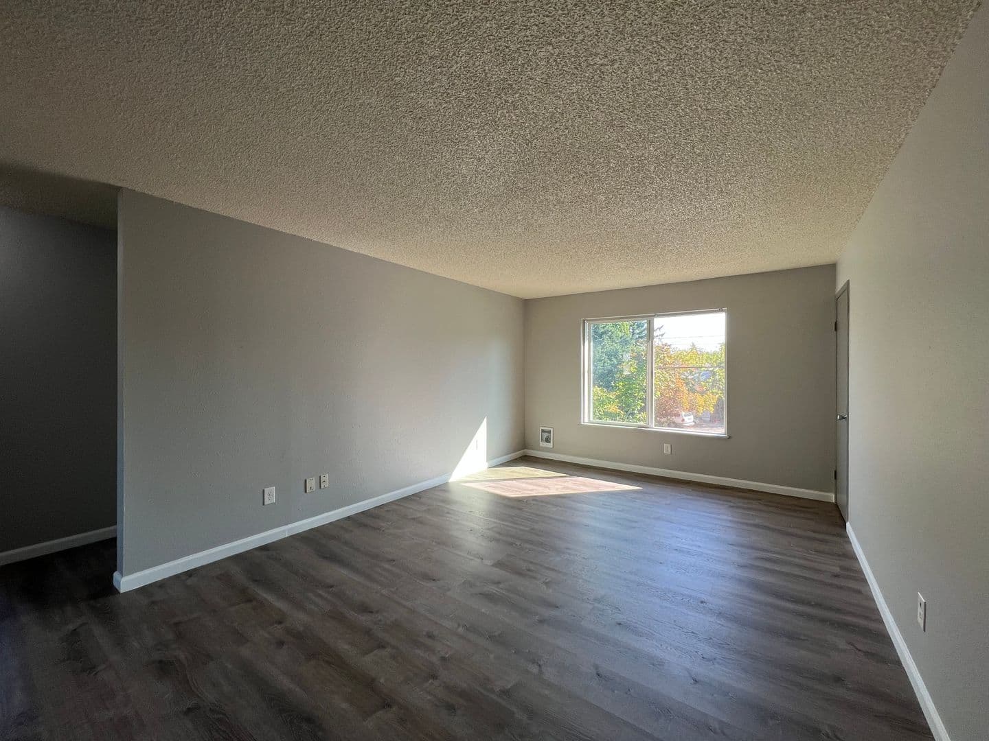 Portland Apartment: 635-741 SE 182nd