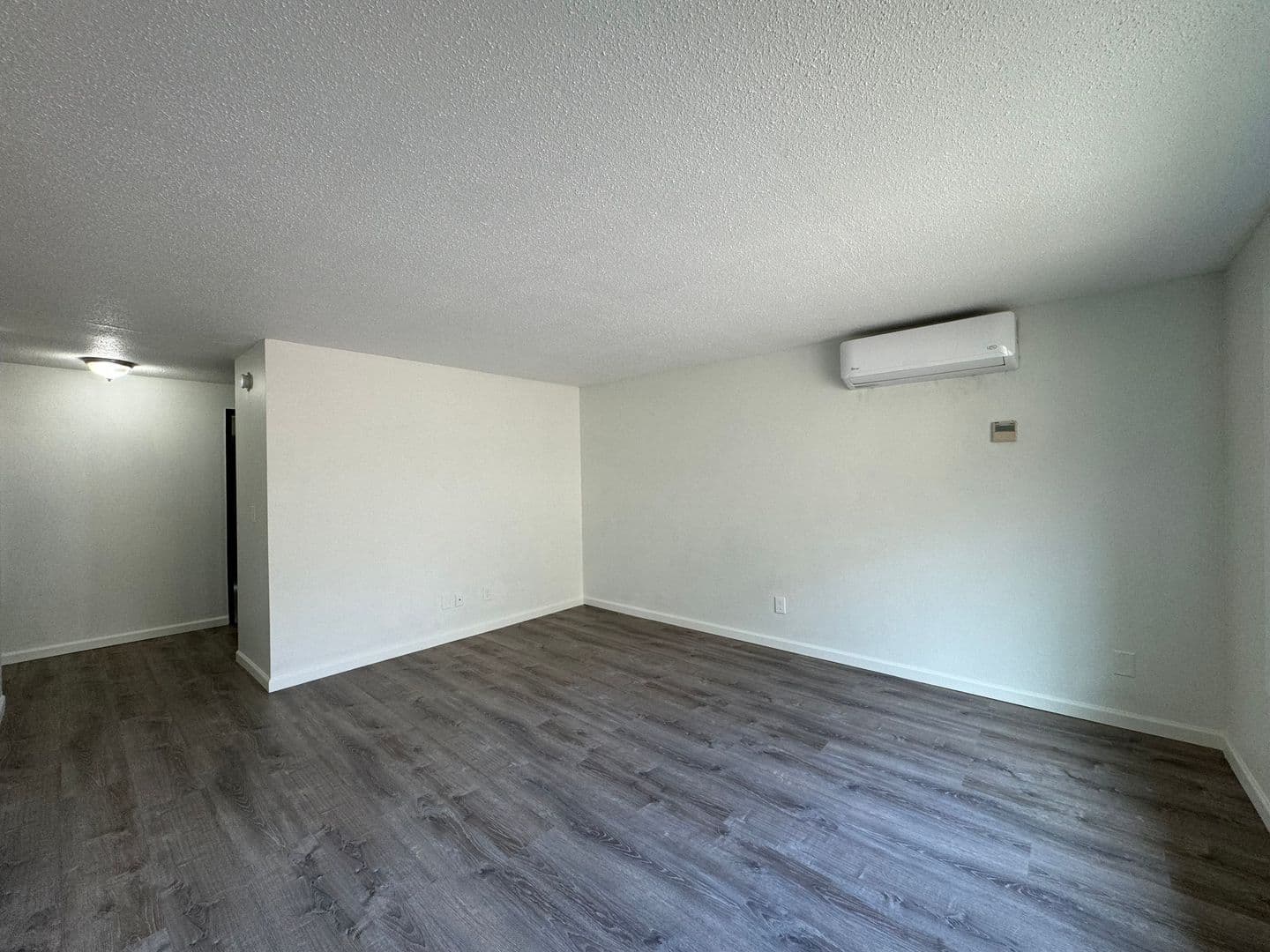 Portland Apartment: 621 NE 162nd
