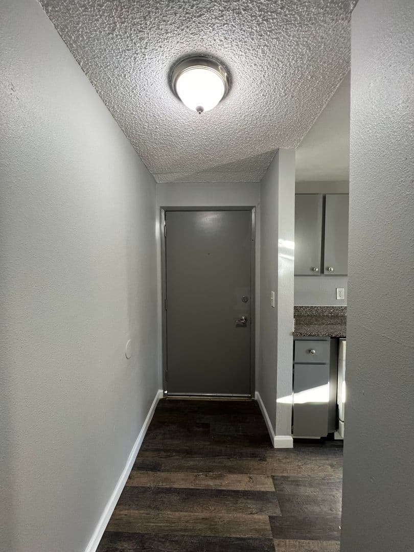 Portland Apartment: 17439 SE Stark St