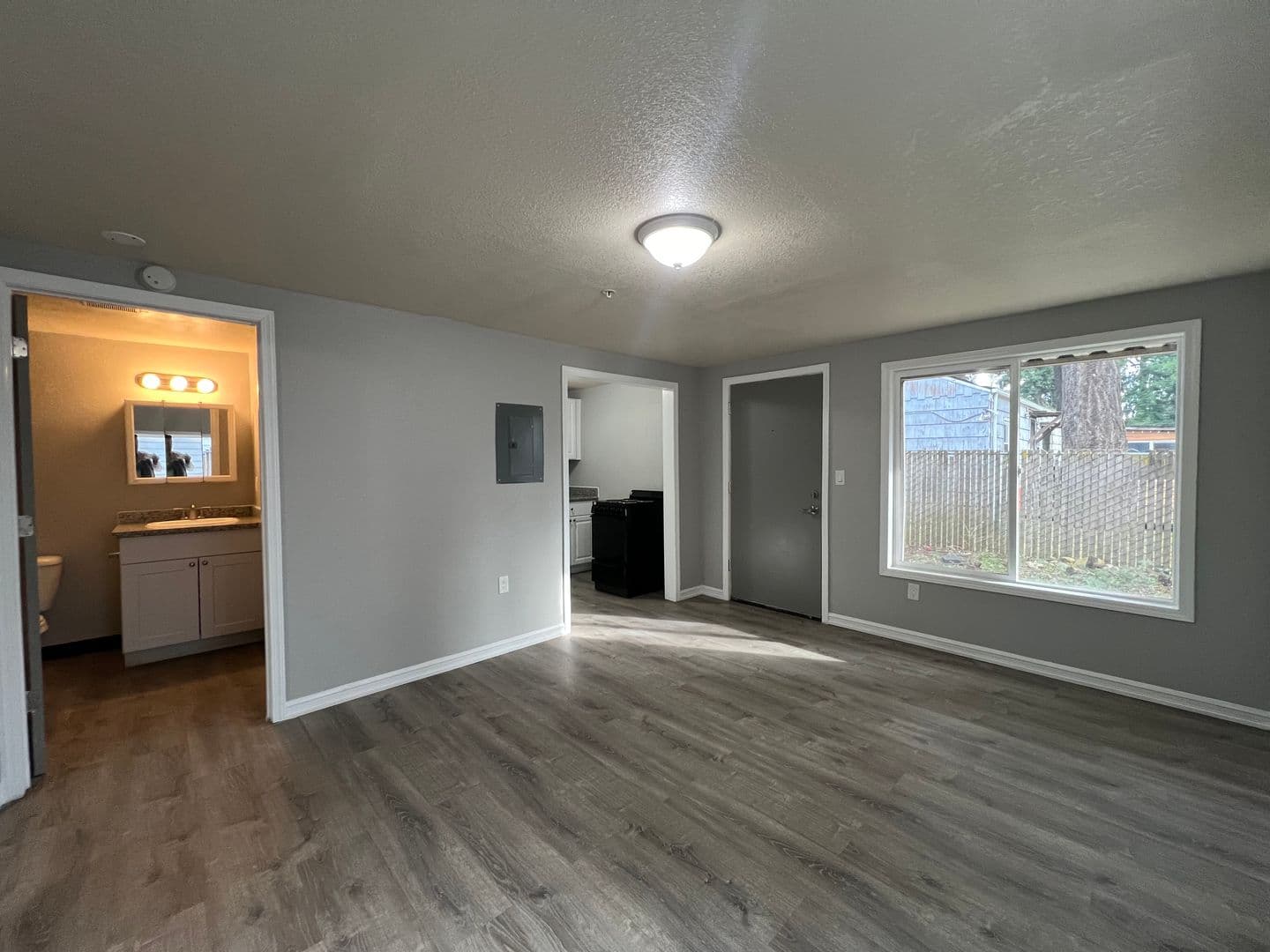 Portland Apartment: 14808-14932 E Burnside St.